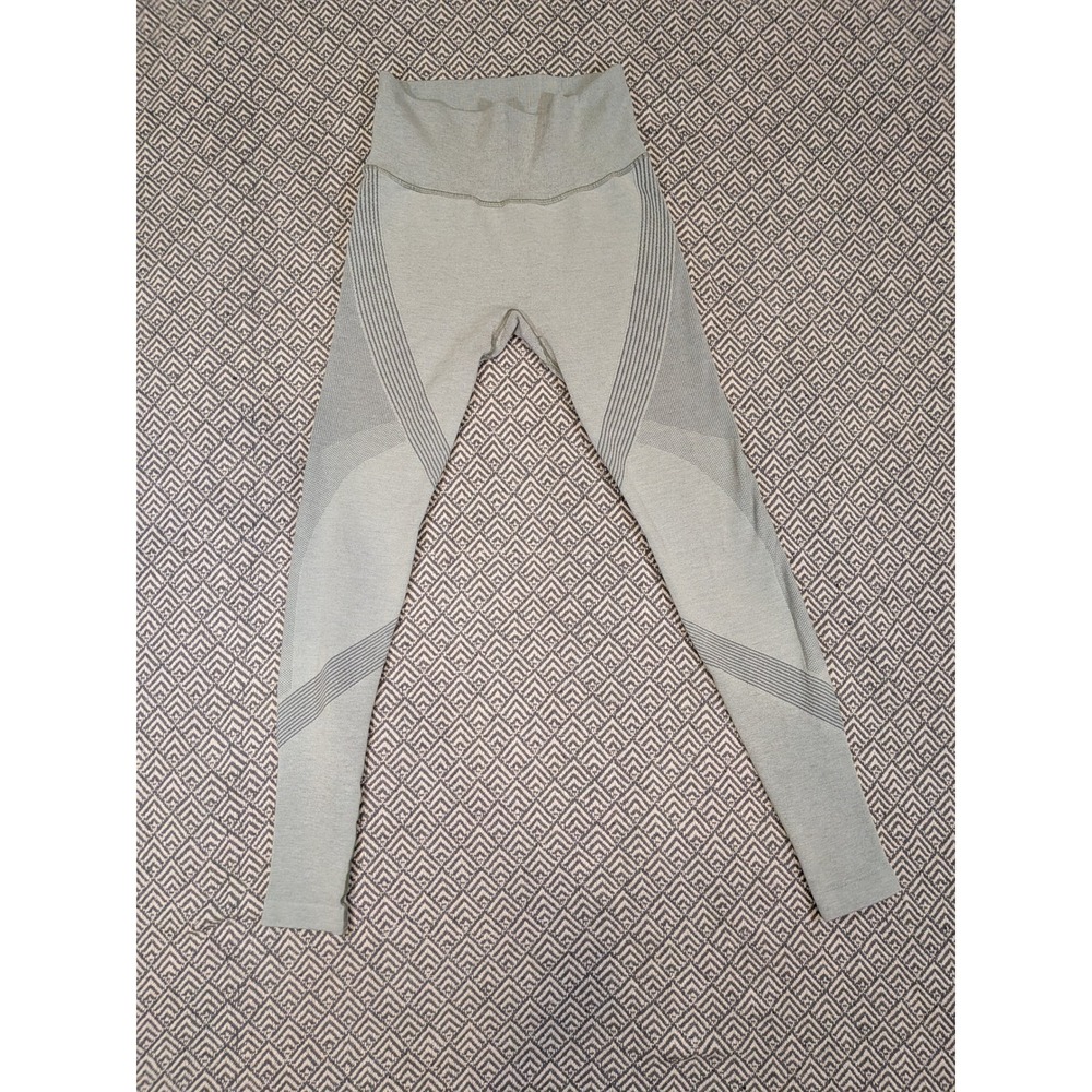 Lululemon Seamless Leggings Size 8 Sage Green High Rise Contour Knit Yoga Pants